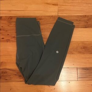 Lululemon Leggings 25” size 6